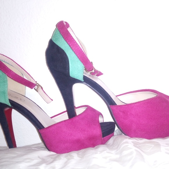 JIMMY CHOO IN EXCELLENT CONDITIONS - Picture 2 of 4